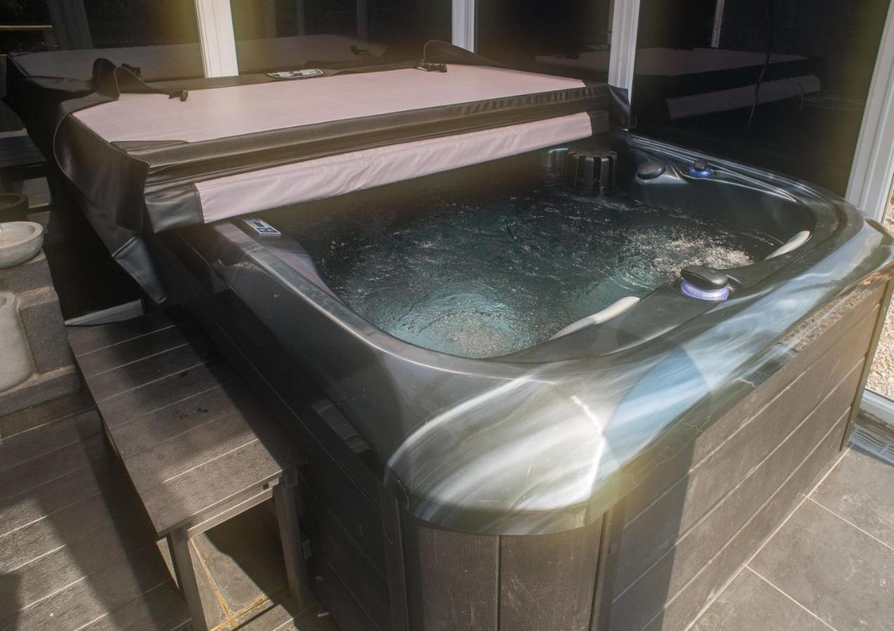 Luxury Super Central Cottage With A Hot Tub/ Gym Portree Exterior foto