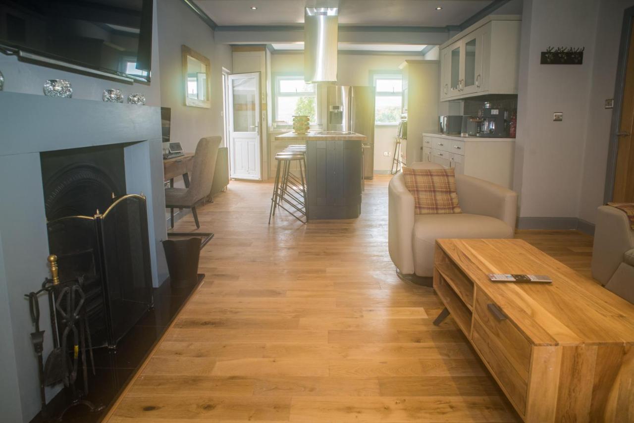 Luxury Super Central Cottage With A Hot Tub/ Gym Portree Exterior foto
